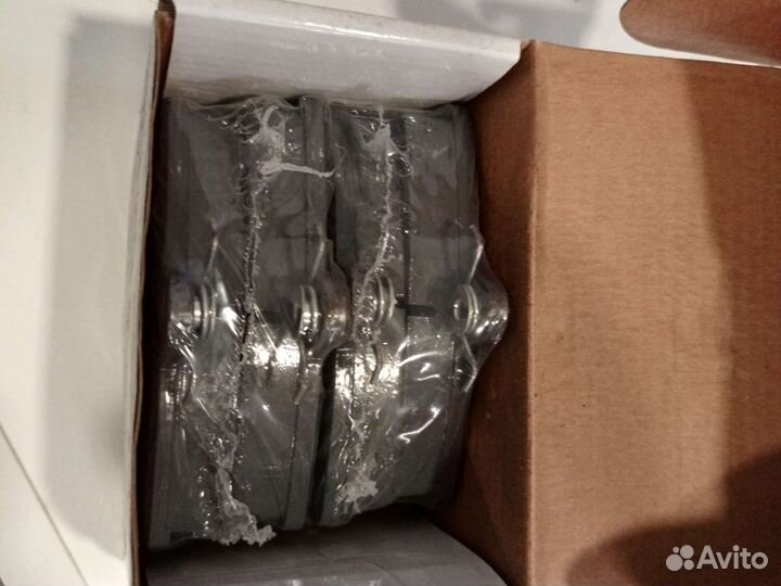 Продам передние колодки Рено Логан, лада ларгус