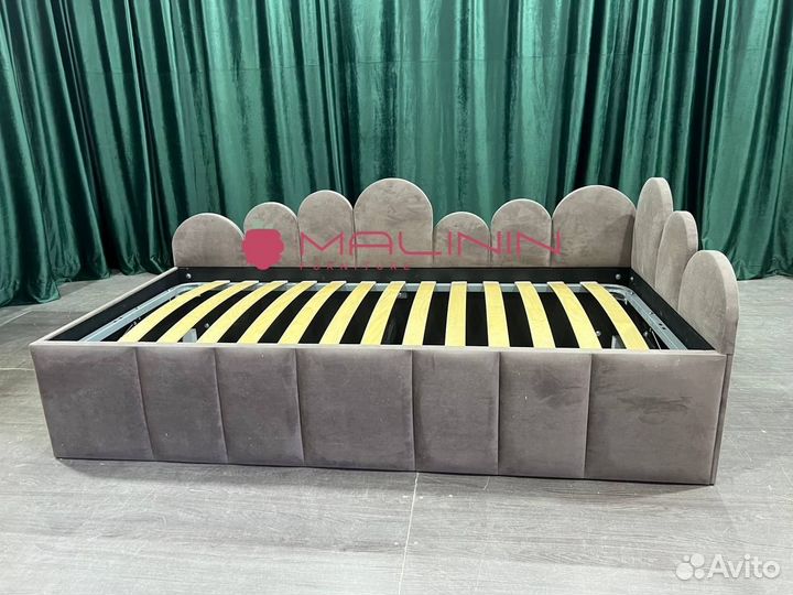 Детская кровать с подъемным механизмом