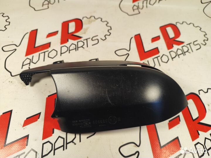Оригинальная накладка левого зеркала rav4 ca40