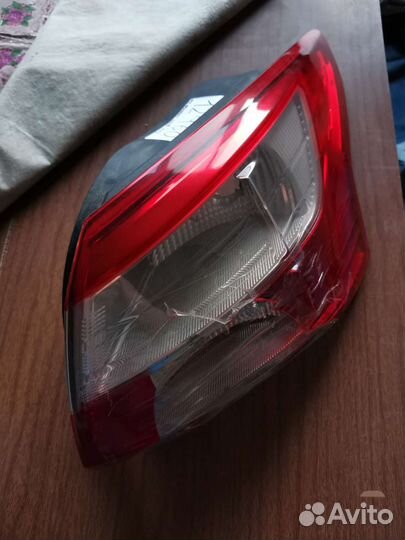 Фонарь задний правый седан Focus 3 с дефектом