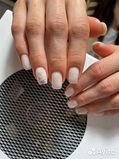 Модель на маникюр