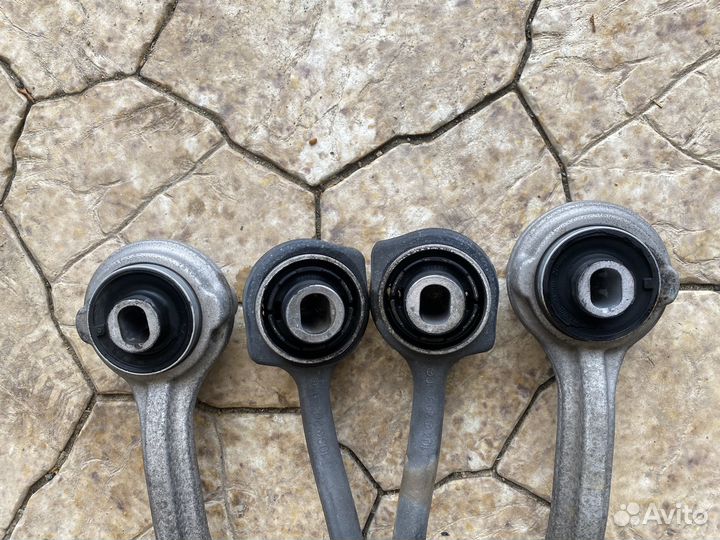 Комплект передних рычагов Mercedes C-Class W203