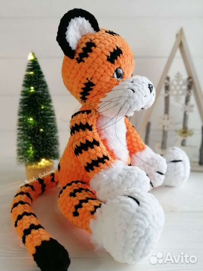 Тигр вязаный, дракон, собака (игрушки ручной работ