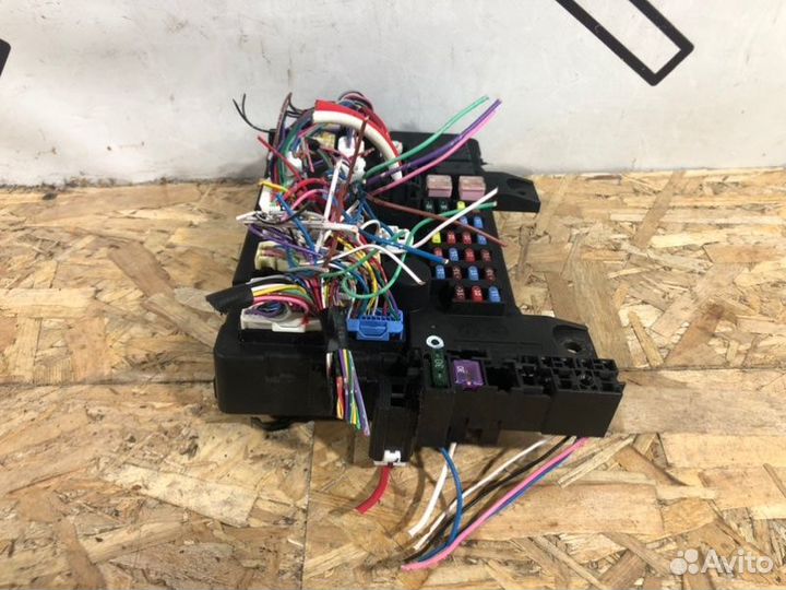 Блок предохранителей Mitsubishi Outlander 3