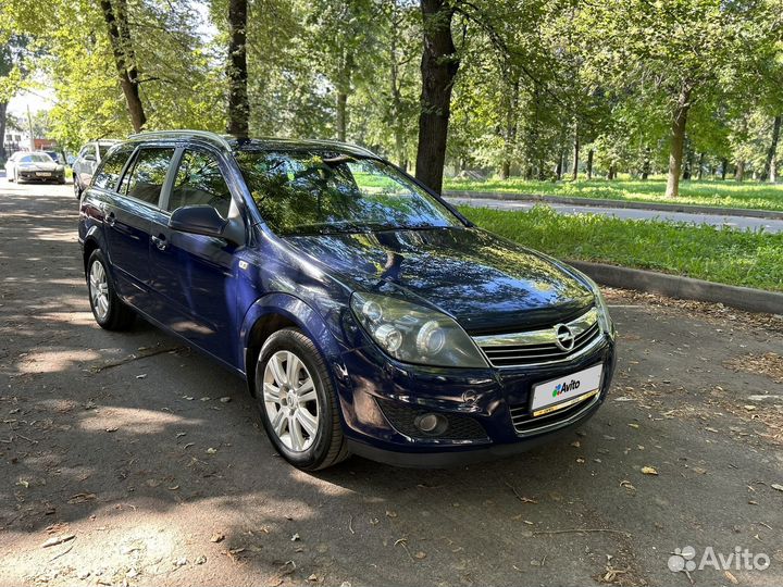 Opel Astra 1.8 AT, 2011, 178 000 км