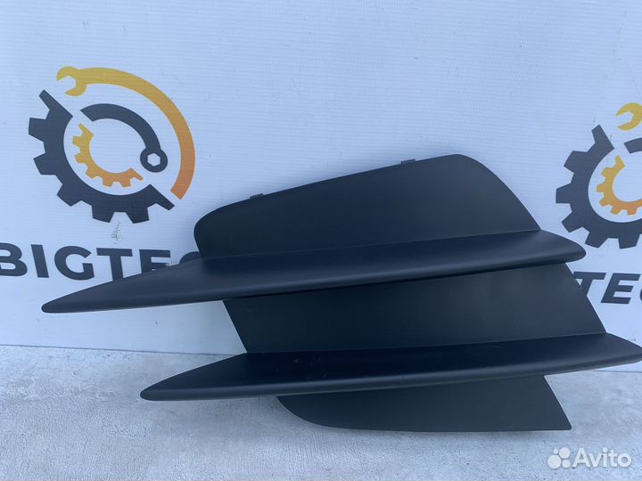 Накладка бампера Mercedes W205 A2058857202