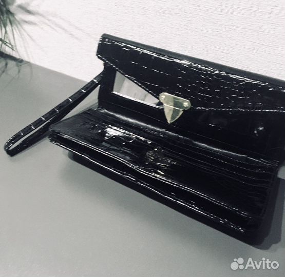 Сумочки и клатчи-кошельки