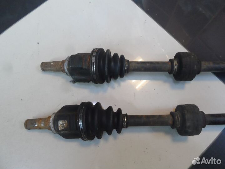 Привод правый передний в сборе Toyota