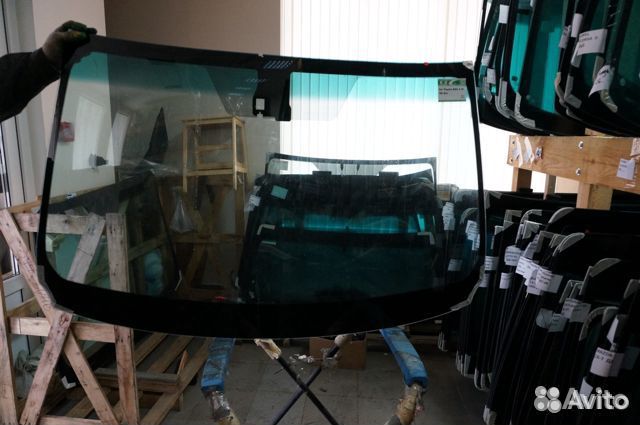 Лобовое стекло Toyota Rav4 12- дд обогрев