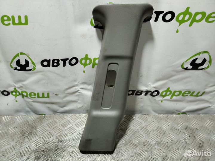 Обшивка стойки правая Subaru Forester S11