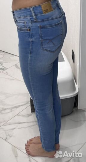 Джинсы широкие