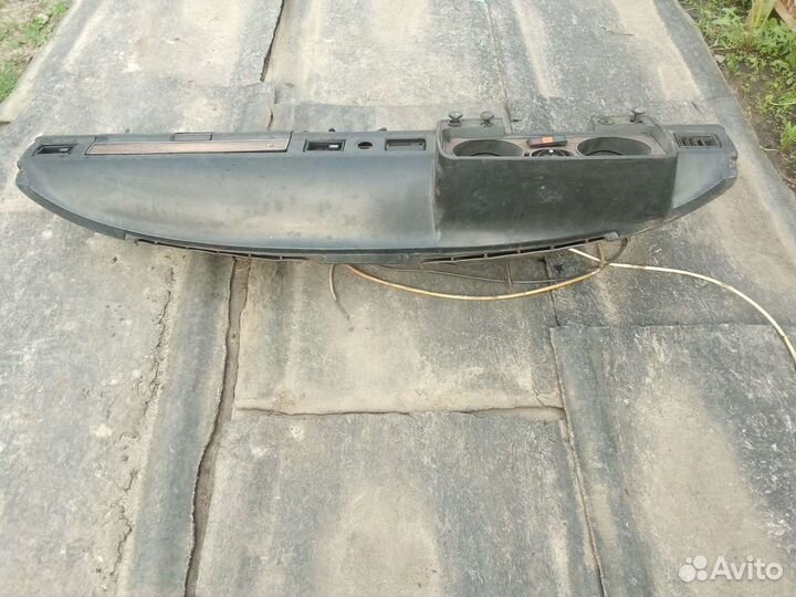 Панель приборов (торпедо) на Волгу