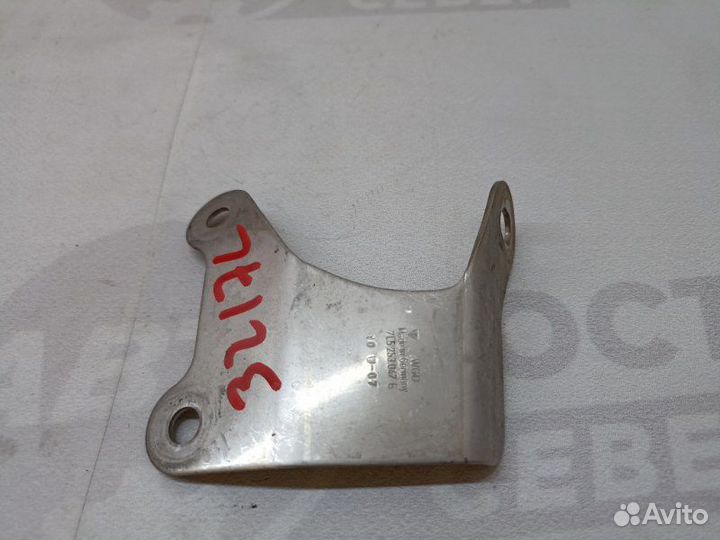 Кронштейн глушителя левый Porsche Cayenne Turbo