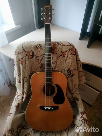 Акустическая гитара