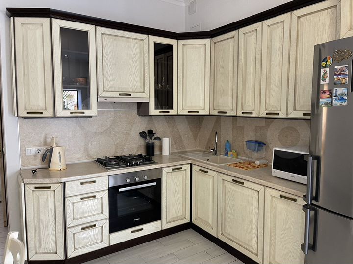 2-к. квартира, 72 м², 1/3 эт.