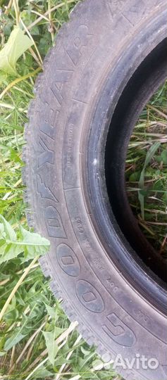 Goodyear UltraGrip 500 225/65 R17