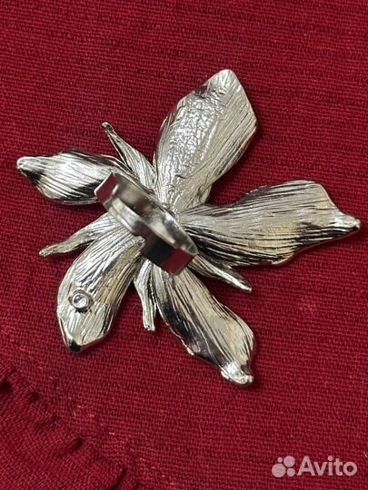 Бижутерное кольцо