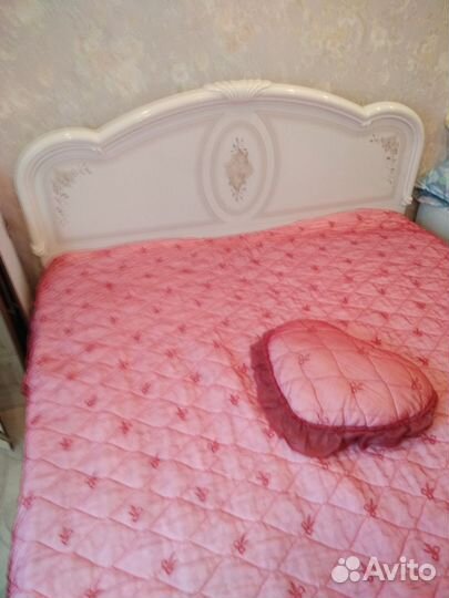 Спальный гарнитур