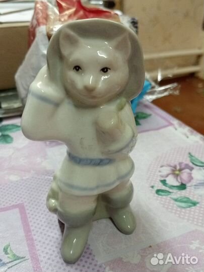 Кот в сапогах статуэтка