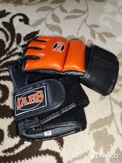 Перчатки для единоборств