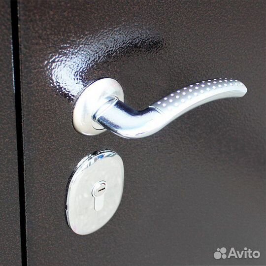 Входная дверь зеркалом