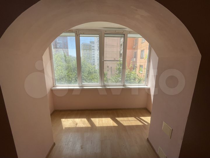 2-к. квартира, 55 м², 3/10 эт.