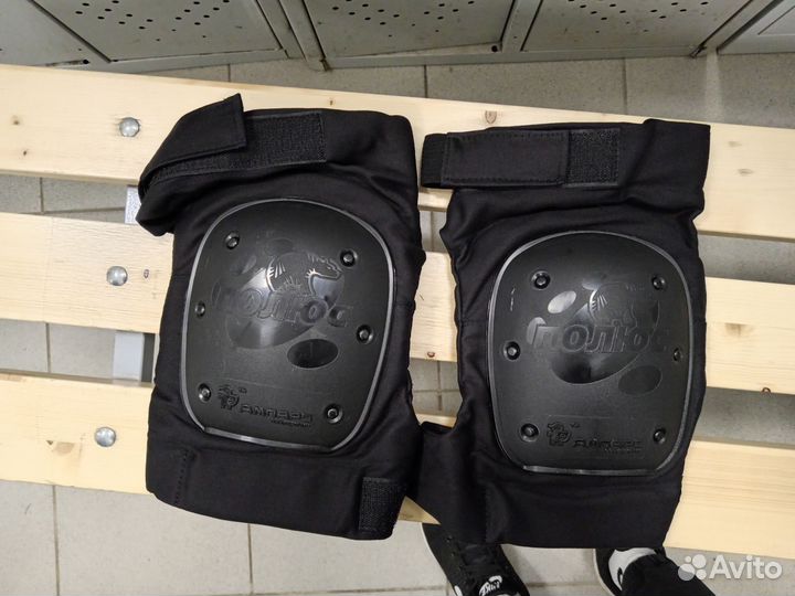 Наколенники