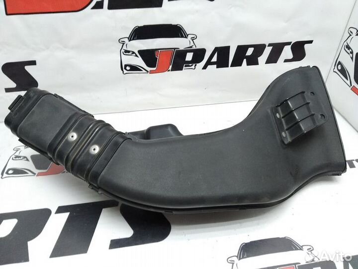 Воздухозаборник Mitsubishi Outlander XL