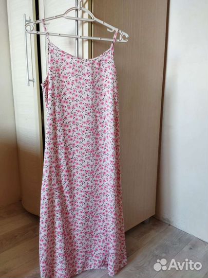 Нарядное женское платье