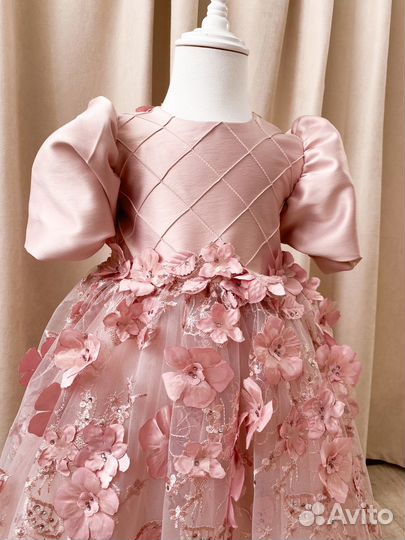 Нарядное платье для девочки