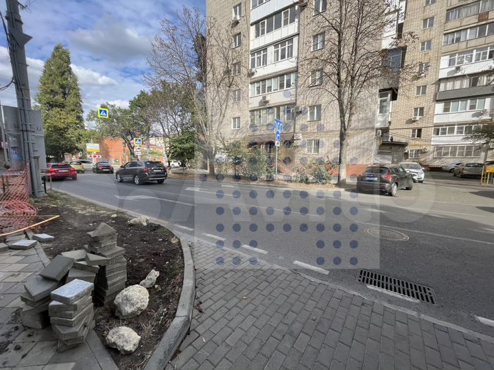 Коммерция 40 кв. м., трафик