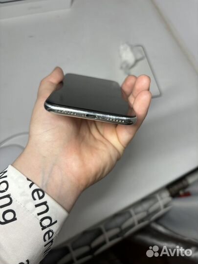 iPhone X, 256 ГБ