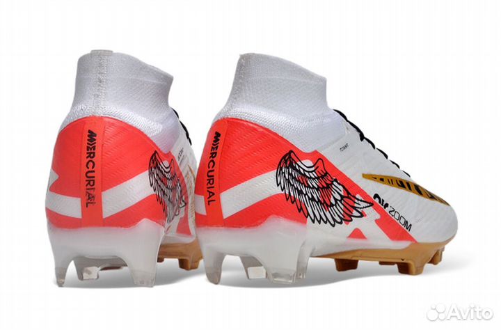 Футбольные бутсы Nike