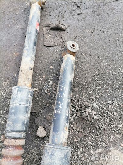 Задняя стойка Пассат Б5 в сборе седан