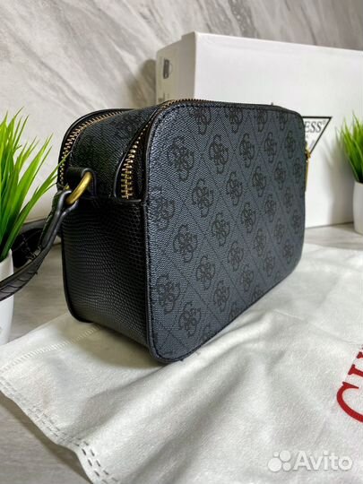 Сумка Guess