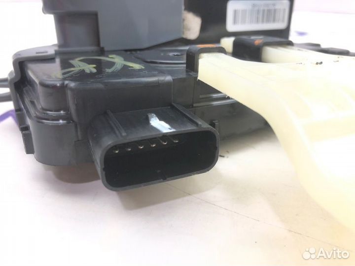 Замок двери задний левый Hyundai Sonata YF G4KJ