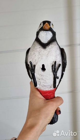 Садовая навесная фигурка дятел