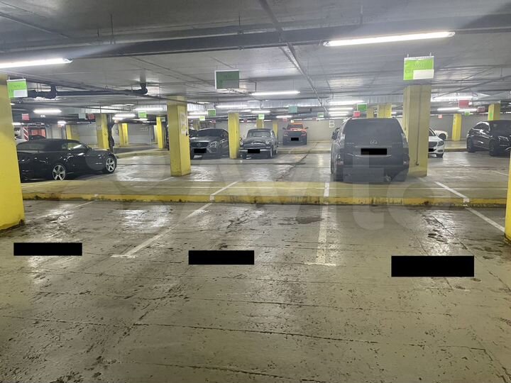 Машиноместо, > 30 м²