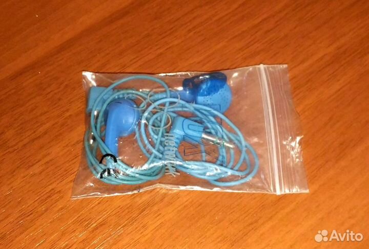 Наушник в одно ухо