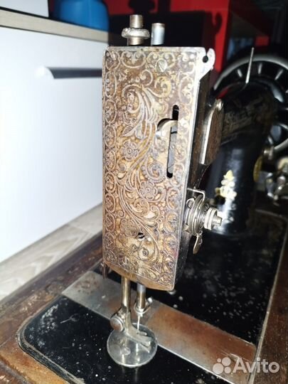 Швейная машинка Зингер
