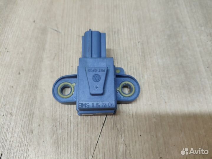 Б/У Датчик AIR BAG средний#002