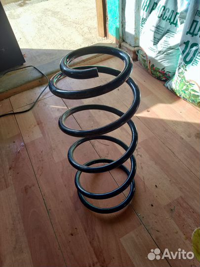 Пружина передней стойки Мазда 3