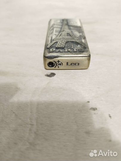 Зажигалка Leo Paris