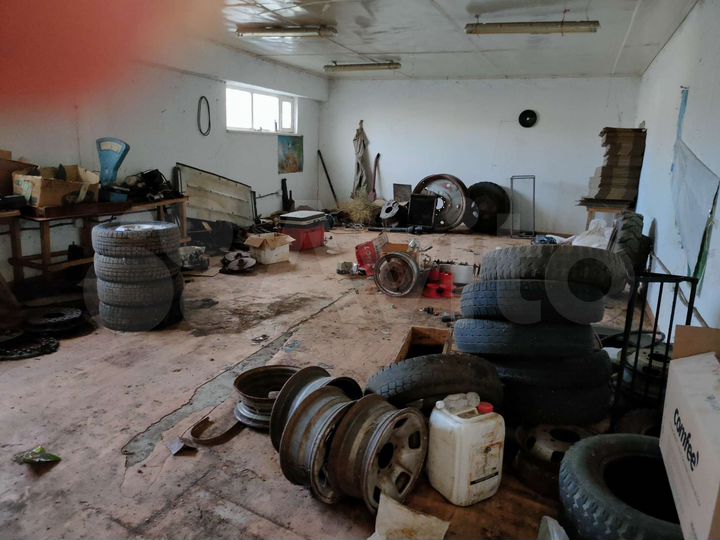 Гараж, > 30 м²