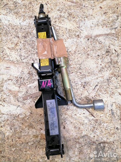 Домкрат Mitsubishi Grandis NA4W