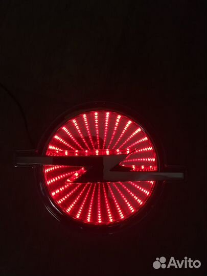 Светящиеся эмблема