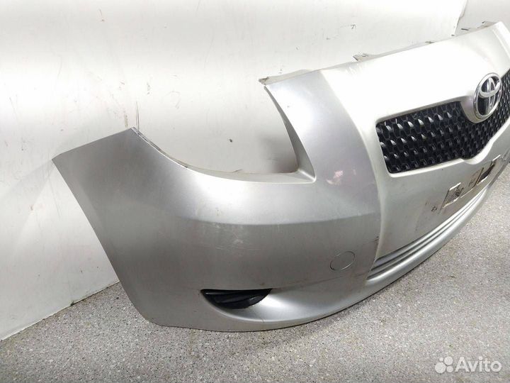 Бампер передний Toyota Yaris