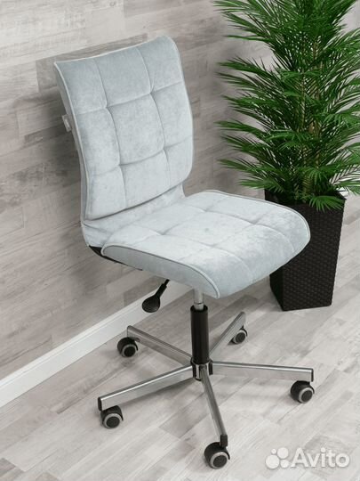 Кресло серо-голубое