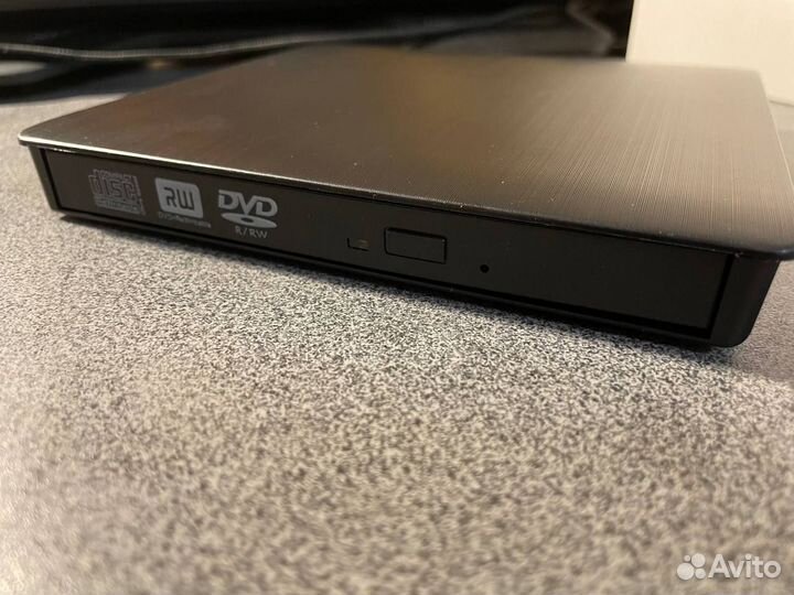 Оптический привод для CD / DVD дисков