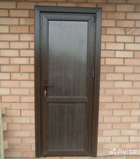 Пластиковые двери